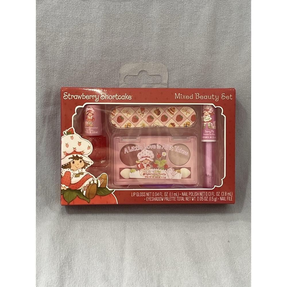 NEW The World of Strawberry Shortcake‎ Mixed Beauty Set Gloss Polish Shadow File